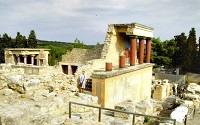 picture - Northern portico at the North entrance to the Minoan Palace at Knossos, Creta.